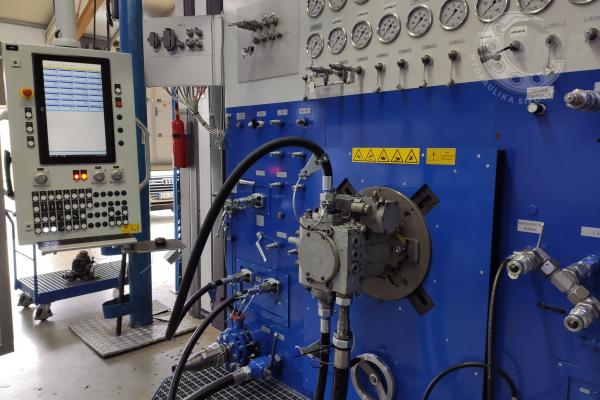 LIEBHERR POMPA  JAZDY A4VG90DE2D1/32L-NAF02F001ST-S