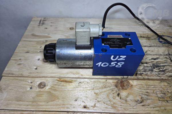 KIERUNKOWY ZAWÓR SUWAKOWY REXROTH 4WE10D3X/CG24N9K4