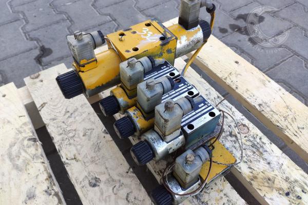 Blok zaworowy Liebherr