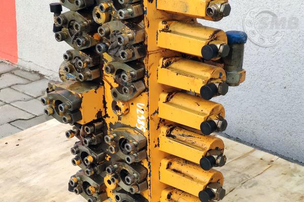 Rozdzielacz Liebherr  M8-1129-01/7M8-18
