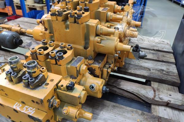 Rozdzielacz Liebherr R914HDSL Litronic