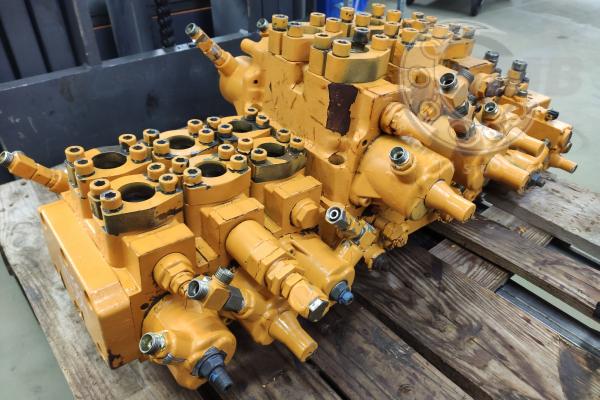 Rozdzielacz Liebherr R914HDSL Litronic