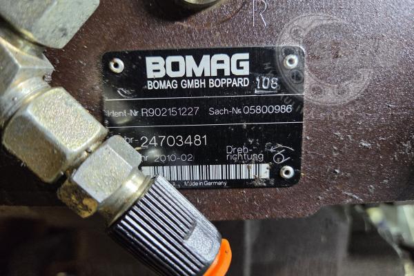 Kompaktor Bomag BC 572 RB - tandem pomp jazdy - A4VG71DA2/32+A4VG71DG/32-K + pompa zębata
