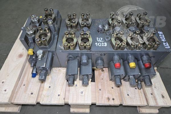 Liebherr A314 rozdzielacz hydrauliczny 10335550 - M7-1727-30/7M7-20