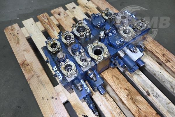 LIEBHERR L580 - ROZDZIELACZ HYDRAULICZNY M6-1299-00/4M6-22M2JZ+2HV11