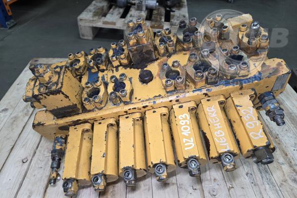 ROZDZIELACZ LIEBHERR R932 - M8-1152-00/7M8-22 - R900567010