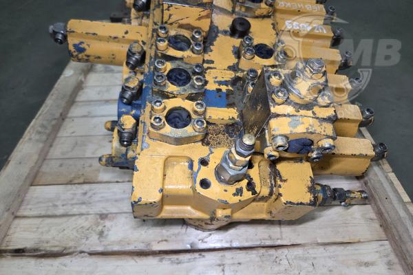 ROZDZIELACZ LIEBHERR R932 - M8-1152-00/7M8-22 - R900567010