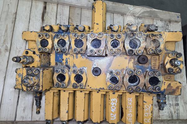 ROZDZIELACZ LIEBHERR R932 - M8-1152-00/7M8-22 - R900567010