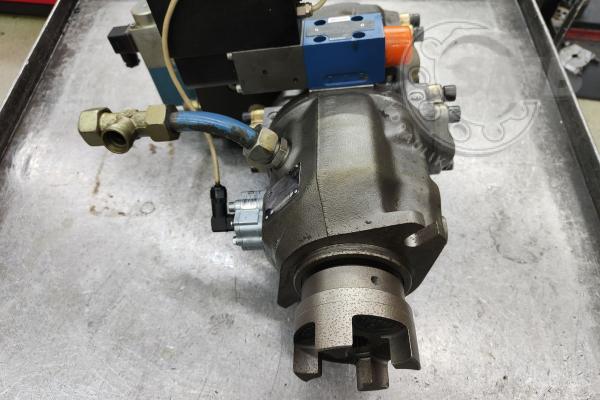 Tandem pomp hydraulicznych A10VSO45 (SYDFEE) + P. ŁOPATKOWA