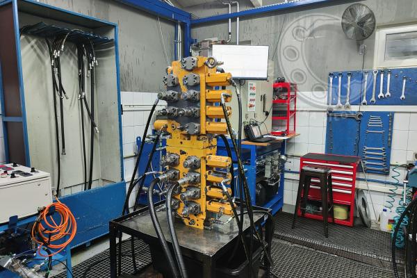ROZDZIELACZ REXROTH 8 SEKCJI M8-1313-00/8M8-32