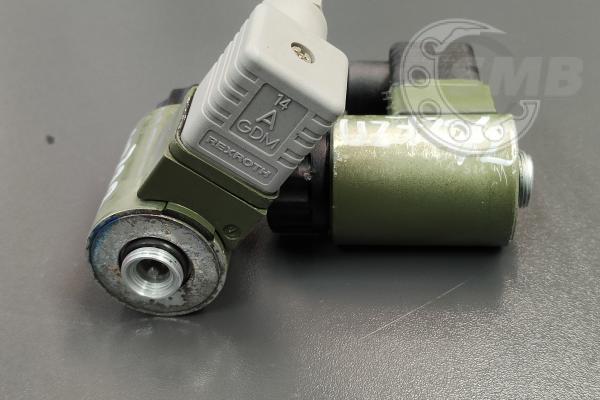 Cewka z trzpieniem GHPY037N54D04-002-24V