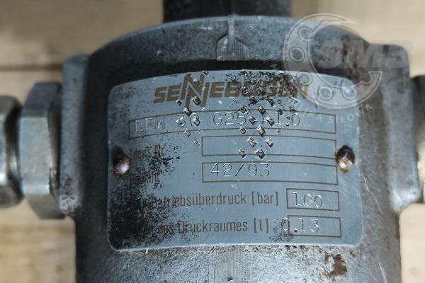 Blok zaworowy + filtr Sennebogen