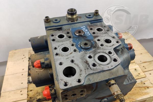 Liebherr ładowarka 654 ZF - rozdzielacz 2 sekcje - M7-3005-02/3M7-22