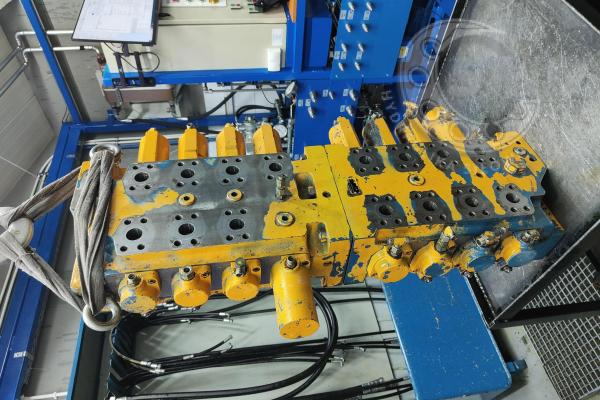 ROZDZIELACZ REXROTH 8 SEKCJI M8-1313-00/8M8-32