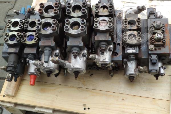 Rozdzielacz hydrauliczny Liebherr  914