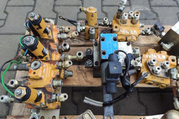 CAT 325C elementy hydrauliki