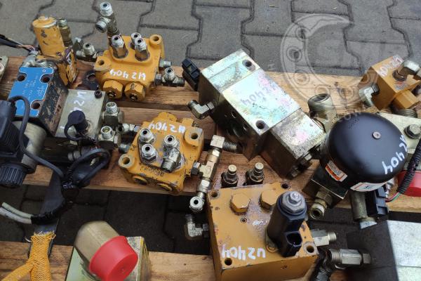 CAT 325C elementy hydrauliki
