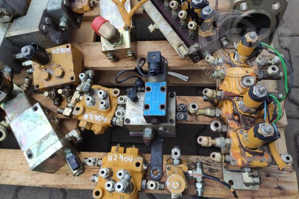 CAT 325C elementy hydrauliki
