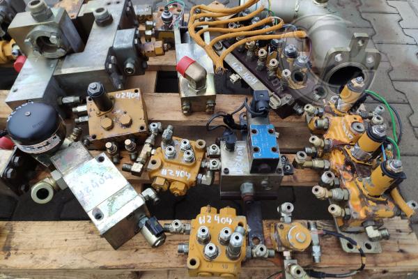CAT 325C elementy hydrauliki