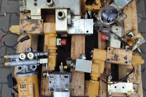 CAT 325C elementy hydrauliki