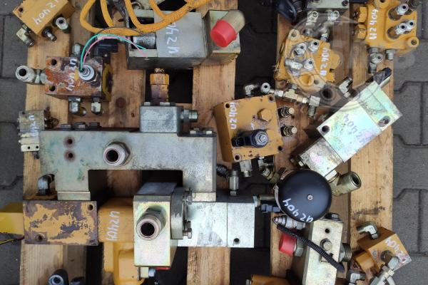 CAT 325C elementy hydrauliki