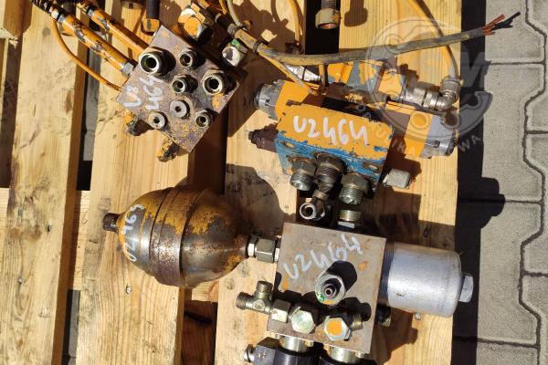 Liebherr L954 - elementy hydrauliki