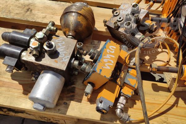Liebherr L954 - elementy hydrauliki