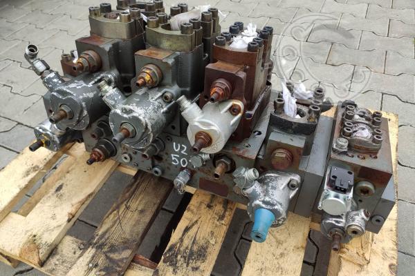 Rozdzielacz Linde Liebherr R924