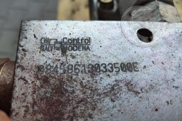 Siłownik zamykania łyżki z zamkiem ładowarka Liebherr 524 - 70/70/740/145/70