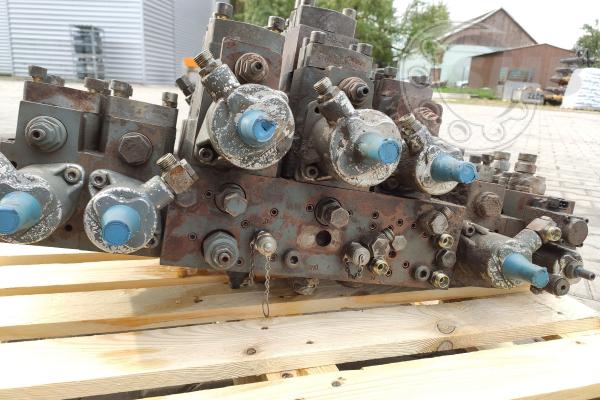 Liebherr rozdzielacz Linde