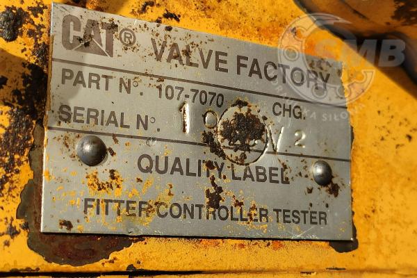 Cat320 Rozdzielacz 107-7070